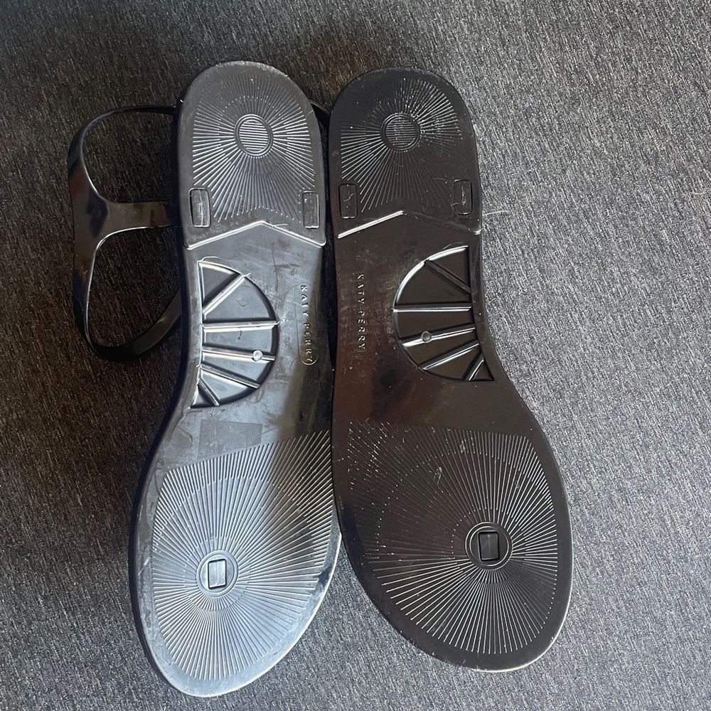 Katy Perry Ladybird black jelly sandals 11 beach vacation - Picture 4 of 5